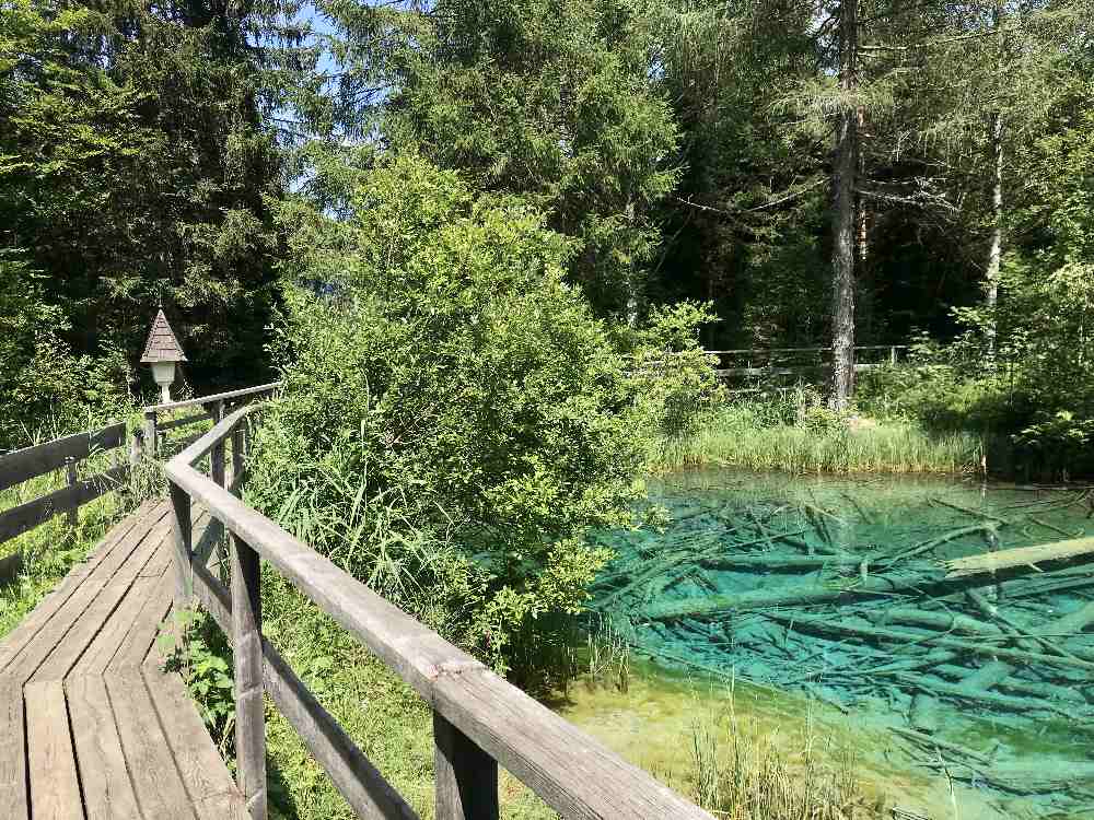 So schön ist das Meerauge im Bodental - du kannst es mit der Tscheppaschlucht verbinden, mit Kindern eher als eigene Wanderung zu empfehlen.